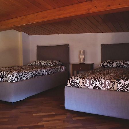 I Cento Campanili Apartment Ачиреале Екстериор снимка