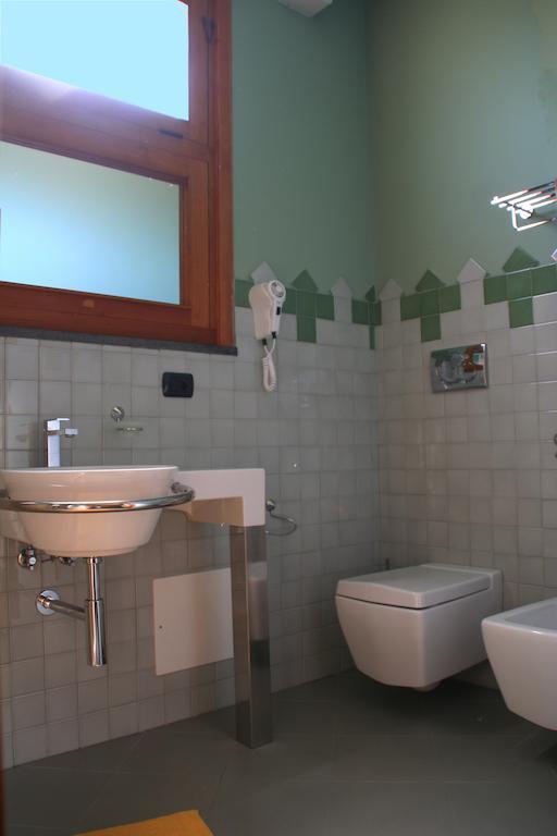 I Cento Campanili Apartment Ачиреале Екстериор снимка