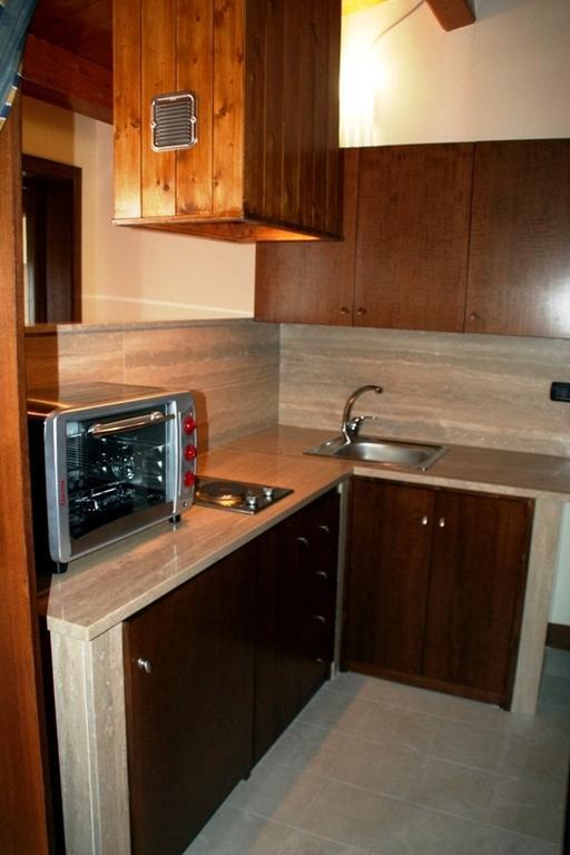 I Cento Campanili Apartment Ачиреале Екстериор снимка