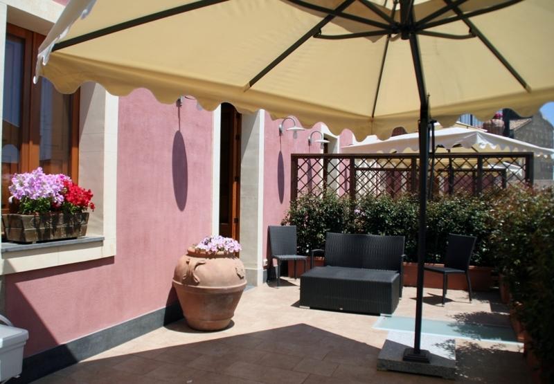 I Cento Campanili Apartment Ачиреале Екстериор снимка
