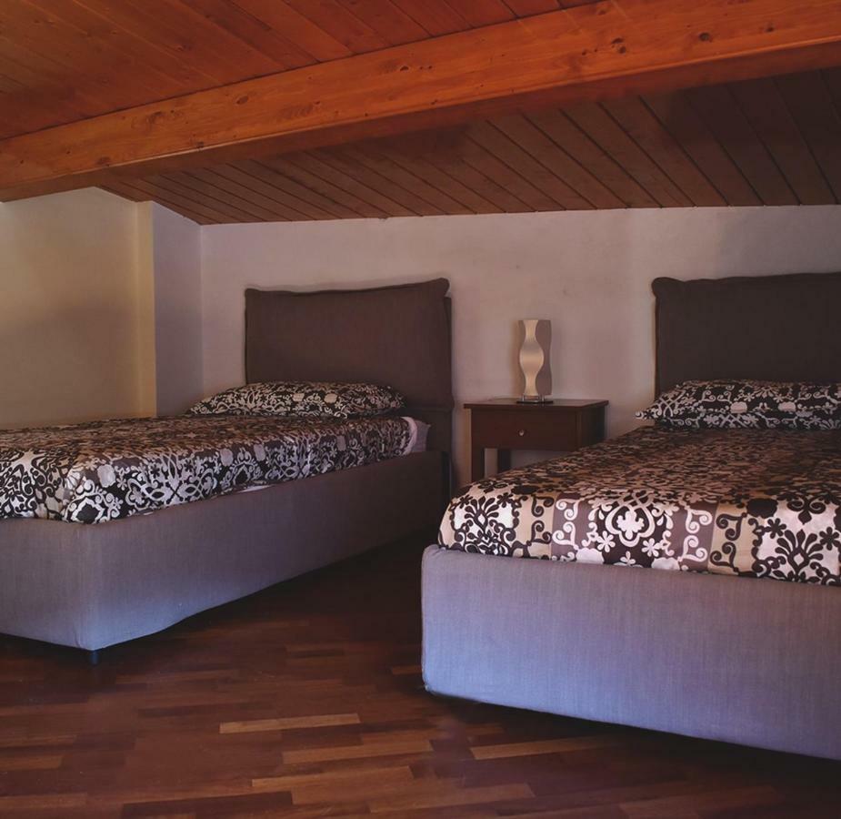 I Cento Campanili Apartment Ачиреале Екстериор снимка